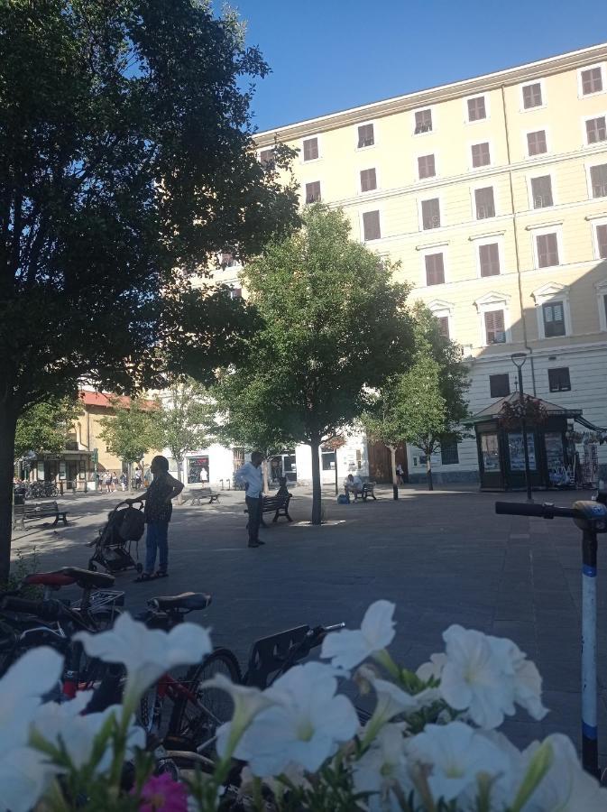 A La Gare Apartment *
