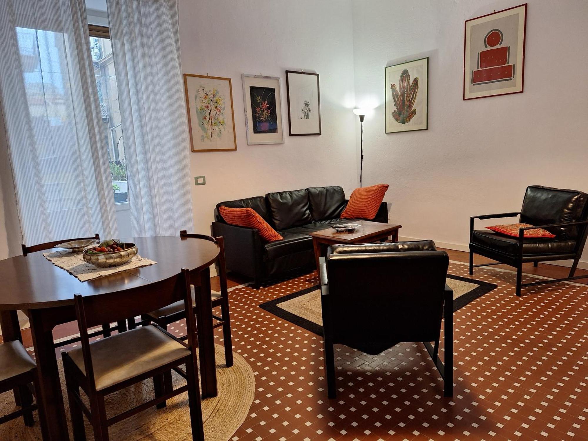 A La Gare Apartment *